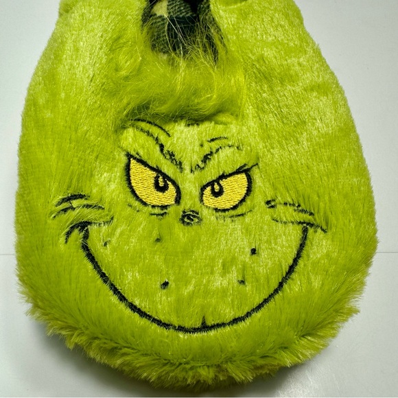 NWT. Grinch fuzzy soft Slipper Socks feature the Grinch’s classic face in green - Picture 6 of 10